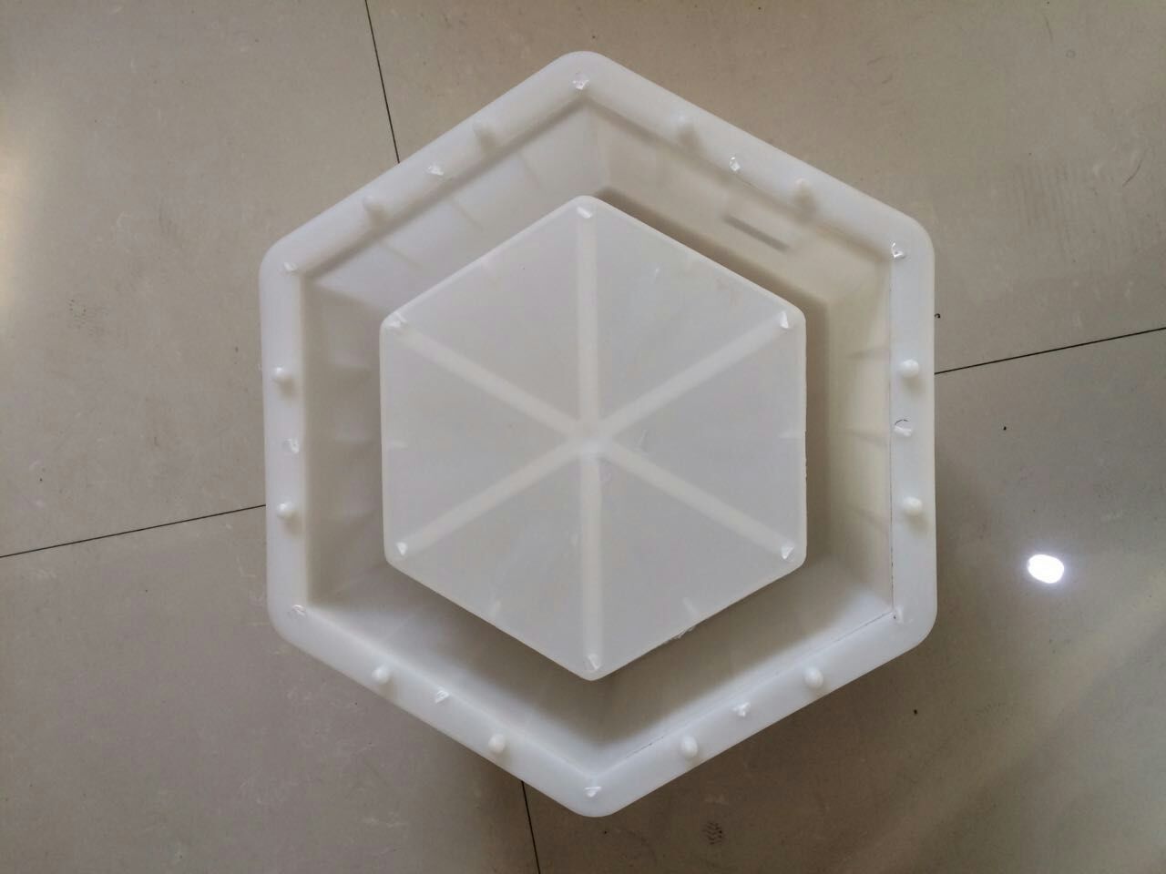 中铁四局集团有限公司蒙华铁路mhtj-3标段项目经理部一工区六棱块模具